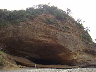 馬立の岩屋_02.jpg